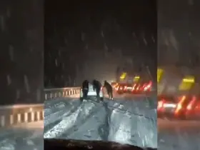 Mardin-Diyarbakır karayolunda kar engeli
