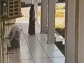 Mardin’de 3 kadının hırsızlık girişimi kameraya yansıdı
