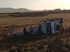Mardin’de tır şarampole yuvarlandı: 1 yaralı
