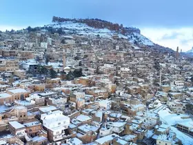 Mardin’de yoğun kar mesaisi: Ağır tonajlı  araçlara trafik kısıtlaması
