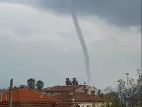 Marmaris’te oluşan hortum kameraya yansıdı
