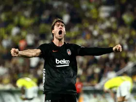 Marsilya’nın eski teknik direktörü Casoni’den, Beşiktaş’ın hücum hattına övgü!
