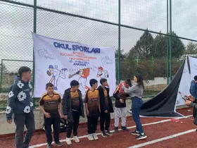 Maver Kemal Arsoy Ortaokulu beyzbol takımından büyük başarı
