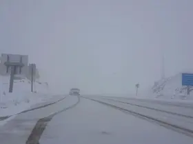 Mayıs ortasında Bayburt’un Kop Dağı’na kar yağdı
