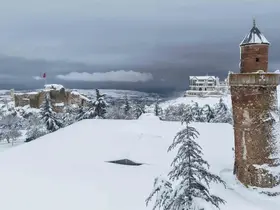 Medeniyetlerin beşiği Harput beyaza büründü, kartpostallık görüntüler oluştu
