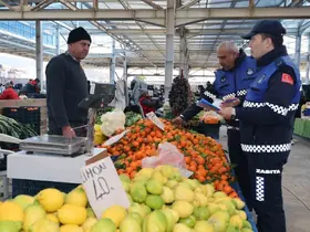 Menteşe Belediye Zabıtasından etiket denetimi
