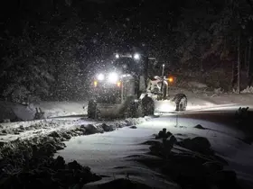 Menteşe Belediyesi ekipleri gece boyunca kar ile mücadele etti
