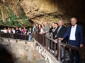Merkezefendili kadınlar Pamukkale ve Kaklık Mağarasını geziyor
