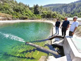 Mersin Büyükşehir Belediyesinden 79 mahalleye sulama borusu desteği
