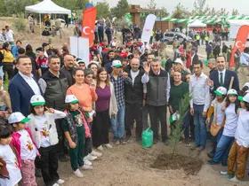 Mersin’de binlerce fidan toprakla buluştu
