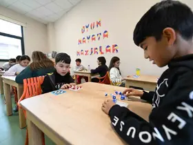 Mersin’de çocuklar hem öğreniyor hem sosyalleşiyor
