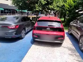 Mersin’de engelli rampası ve kaldırımı işgal eden 184 araca ceza
