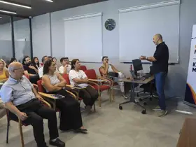 Mersin’de gençler dijital kariyer için LinkedIn eğitimi aldı
