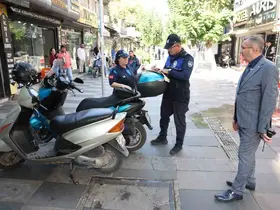 Mersin’de kaldırım işgaline geçit yok
