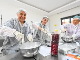 Mersin’de kan portakallı lokum üretildi
