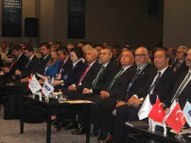 Mersin’de limanların geleceği masaya yatırıldı: Hukuk, teknoloji ve yeşil dönüşüm vurgusu
