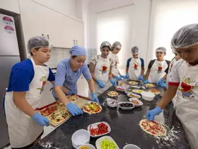 Mersin’de minik şefler yemek yapmayı öğreniyor

