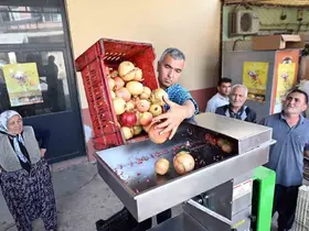 Mersin’de nar üreticilerine makine desteği
