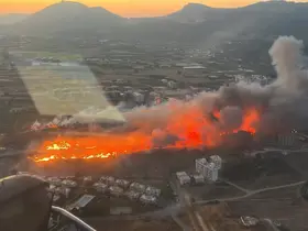 Mersin’de yangın, ekiplerin havadan ve karadan müdahalesiyle söndürüldü
