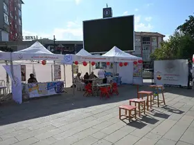 Meydanda standlar kuruldu, vatandaşlara koruyucu sağlık hizmetleri anlatıldı
