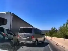 Milas’taki 5 araçlı kaza kameraya yansıdı

