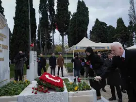 Milli şair Mehmet Akif Ersoy mezarı başında anıldı
