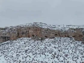 Milyonlarca yıllık vadi beyaza büründü
