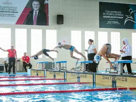 Minik kulaçlar Zafer Bayramı için yarıştı

