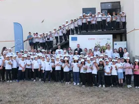 Minik öğrenciler fide dikerek doğa bilinci kazandı

