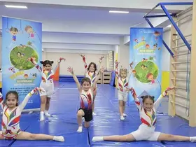 Minik sporcular eğlenerek öğreniyor
