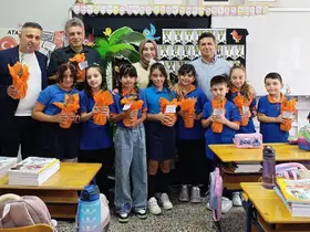Minikler, gelecekleri için ağaç dikti

