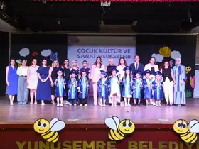 Minikler gösterileriyle ailelerini gururlandırdı
