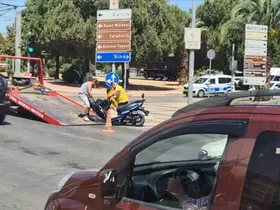Motosiklet ile otomobil çarpıştı

