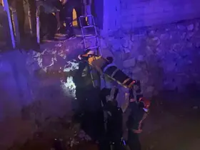 Motosikletin kontrolünü kaybetti, 5 metrelik dereye düştü
