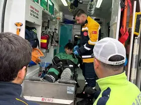 Motosikletle otomobil çarpıştı: 1 yaralı
