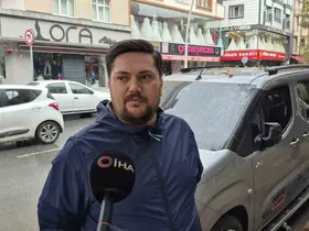 Motosikletteki 2 kişi ve kadın metrelerce savruldu
