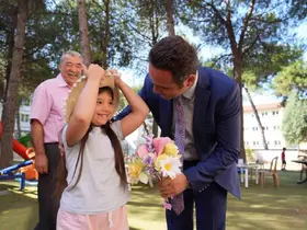Muğla İl Milli Eğitim Müdürü Çay haftanın ilk gününde minik yüreklerle buluştu

