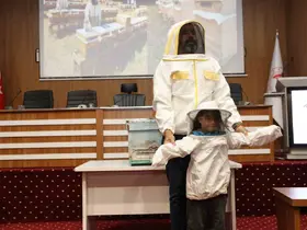 Muğla’da minik öğrenciler arıları ve sağlıklı beslenmeyi öğrendi
