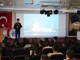 Muğla’da uzay rüzgarı Türkiye’nin ikinci astronotu Atasever gençlerle buluştu
