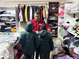 Muradiye’de Kızılay’dan kışlık giyim desteği
