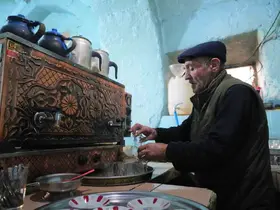 Muş’ta 350 yıllık tarihi çay ocağında 55 yıldır çay demliyor
