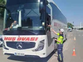 Muş’ta jandarmadan şehirlerarası yolcu otobüslerine sıkı denetim
