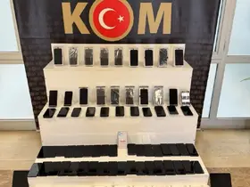 Muş’ta kaçakçılık operasyonu: 98 adet cep telefonu, 11 adet tablet ve 20 kilo nargile tütünü ele geçirildi
