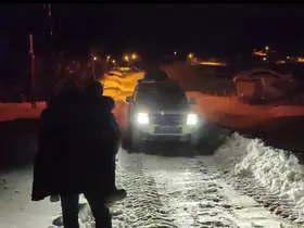 Muş’ta kapanan köy yolu şeker hastası için açıldı
