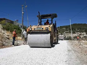 Mut’ta asfalt çalışmaları sürüyor
