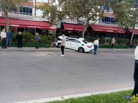 Nallıhan’da tır 2 otomobile çarptı: Yaralılar var
