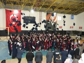 Narman Meslek Yüksekokulu’nda mezuniyet coşkusu
