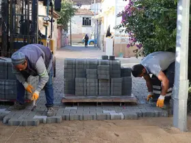 Nazilli Belediyesi Çapahasan’da yolları yeniliyor

