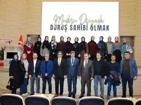 NEÜ’de "Modern Dünyada Duruş Sahibi Olmak" konuşuldu