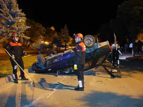 Nevşehir’de yarış yaptıkları iddia edilen iki otomobil kavşakta kazaya karıştı: 6 yaralı
